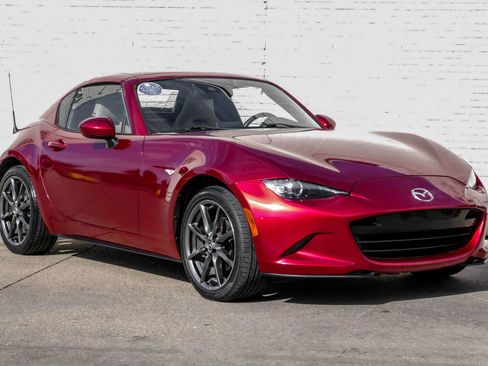 Used 2019 MAZDA MX-5 Miata RF Grand Touring image 3