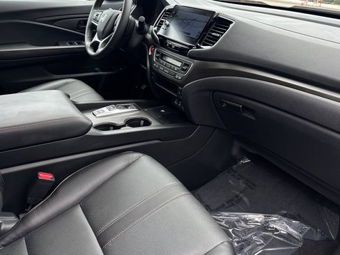 Used 2025 Honda Ridgeline TrailSport image 17