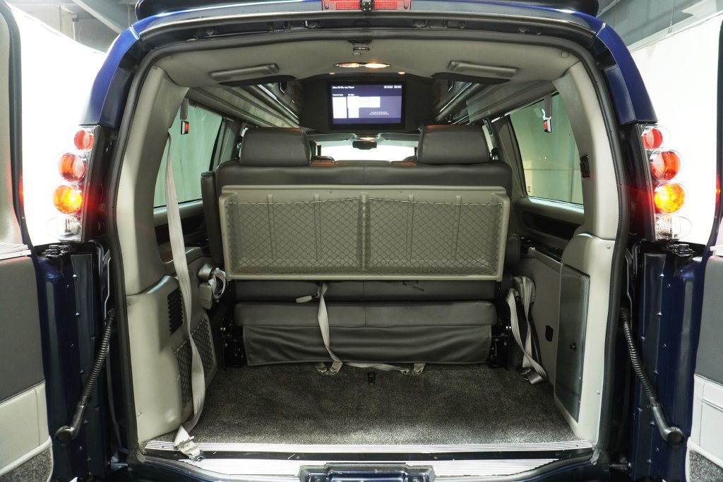 Used 2011 GMC Savana 1500 LT w/ LT Preferred Equipment Group AWD/4WD image 5
