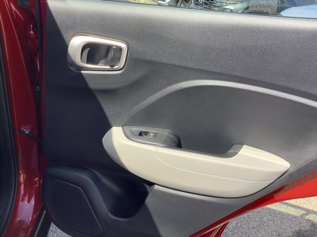 Used 2026 Hyundai Venue SEL FWD image 33