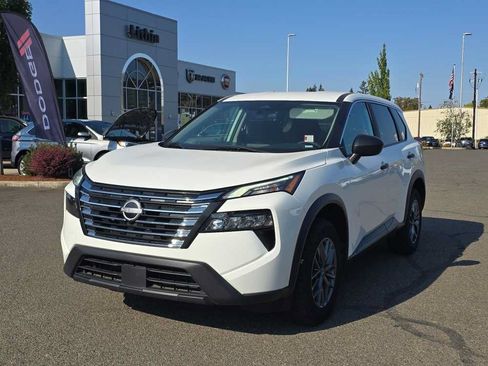 Used 2024 Nissan Rogue S FWD image 15
