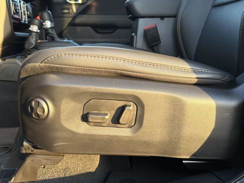 Used 2026 Jeep Wrangler Sahara image 23
