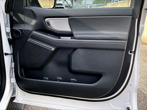 Used 2025 Ford Expedition Max Active image 23