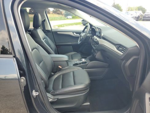 Used 2022 Ford Escape SEL w/ Technology Package AWD/4WD image 9