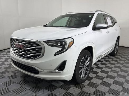 Used 2018 GMC Terrain Denali w/ Advanced Safety Package image 3