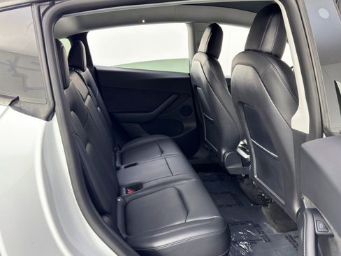 Used 2022 Tesla Model Y Performance image 44