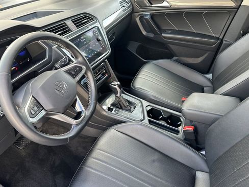 Certified 2023 Volkswagen Tiguan SE image 10