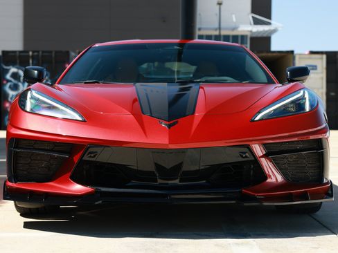 Used 2024 Chevrolet Corvette Stingray Preferred Cpe w/ Z51 Performance Package RWD image 23