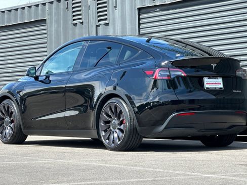 Used 2021 Tesla Model Y Performance image 3