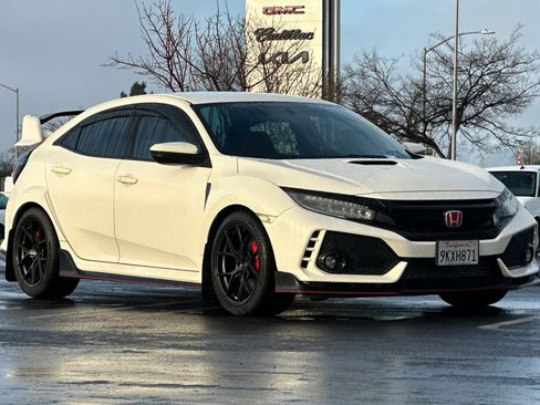 Used 2018 Honda Civic Type R image 2