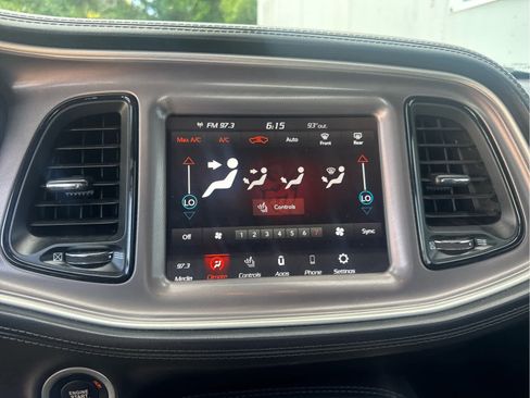 Used 2022 Dodge Challenger SXT w/ Plus Package image 28