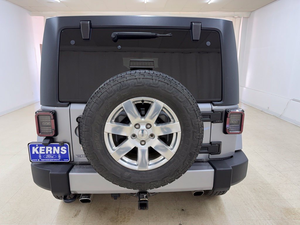Used 2018 Jeep Wrangler Unlimited Sahara AWD/4WD image 4