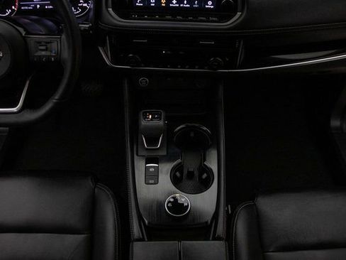 Used 2023 Nissan Rogue SL w/ SL Premium Package image 23