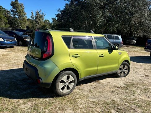 Used 2014 Kia Soul FWD image 3