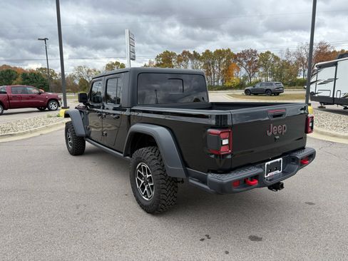 Used 2024 Jeep Gladiator Rubicon w/ Convenience Group image 5
