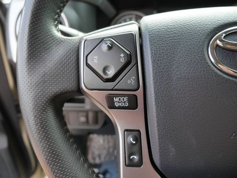 Certified 2019 Toyota Tacoma SR5 AWD/4WD image 29