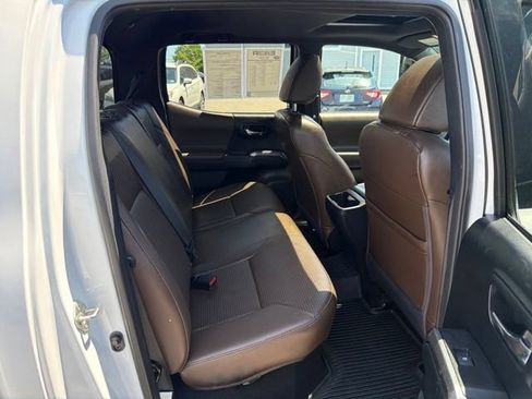 Used 2017 Toyota Tacoma Limited w/ Tow Package AWD/4WD image 10