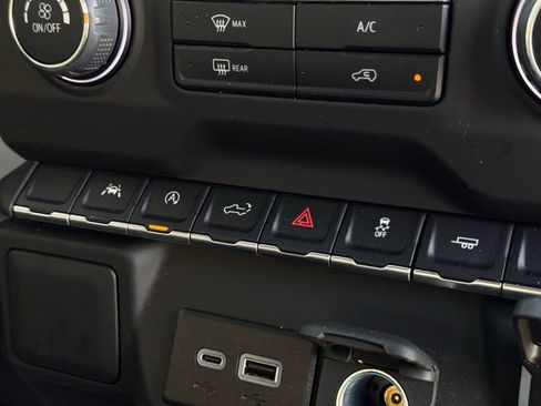 Used 2024 Chevrolet Silverado 1500 Custom image 30