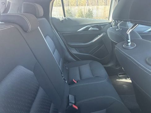 Used 2018 INFINITI QX30 image 12