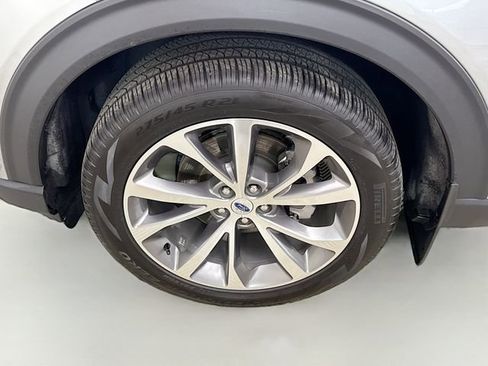 Used 2025 Ford Explorer Platinum w/ Ultimate Package image 34