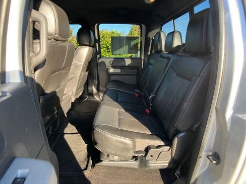 Used 2015 Ford F250 Lariat w/ Chrome Package image 31