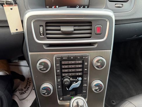 Used 2016 Volvo S60 T5 Premier image 17