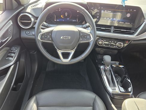 Certified 2025 Chevrolet Trax ACTIV w/ Driver Confidence Package FWD image 11