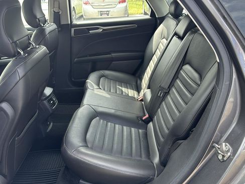 Used 2013 Ford Fusion SE FWD image 11