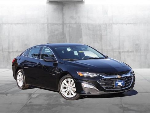 Used 2024 Chevrolet Malibu LT image 2