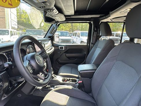 Certified 2023 Jeep Wrangler Unlimited w/ Sun & Screen Package AWD/4WD image 14