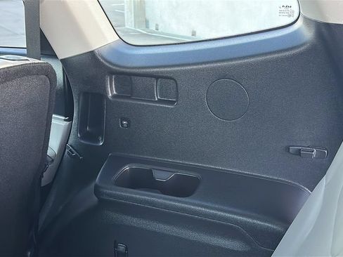 Used 2025 Kia Telluride S FWD image 36