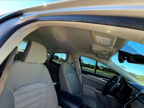 Used 2019 Ford Fusion SE image 13