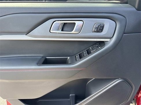 Certified 2025 Ford Explorer ST-Line w/ Premium Package image 24