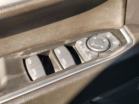 Used 2025 Chevrolet Silverado 2500 LTZ w/ LTZ Convenience Package image 26