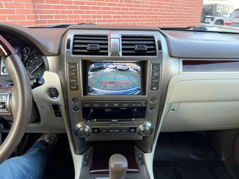 Used 2017 Lexus GX 460 image 13