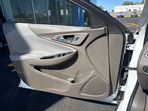 Used 2023 Chevrolet Malibu LT FWD image 15