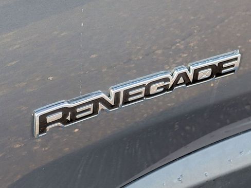 Used 2023 Jeep Renegade Limited image 13