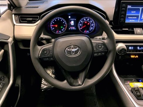 Used 2019 Toyota RAV4 XLE image 5