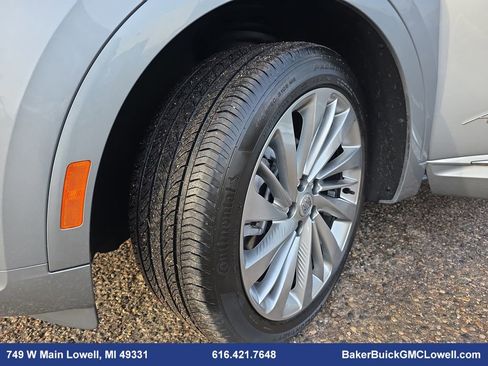 Used 2025 Buick Envision Avenir image 33