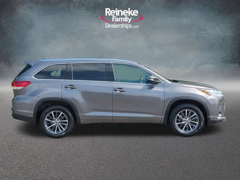 Used 2018 Toyota Highlander XLE AWD/4WD image 4