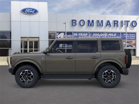 New 2025 Ford Bronco Outer Banks image 3