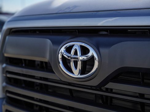 New 2026 Toyota Tundra SR5 image 6