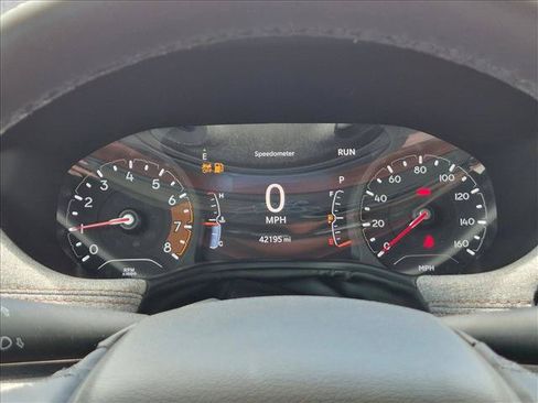 Used 2024 Jeep Compass Latitude AWD/4WD image 9
