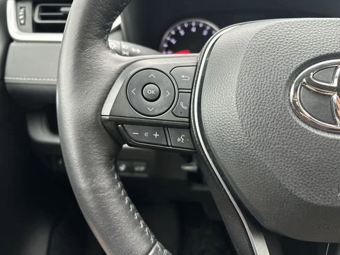 Used 2022 Toyota RAV4 XLE image 11