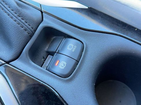 Used 2022 Toyota Corolla LE image 25