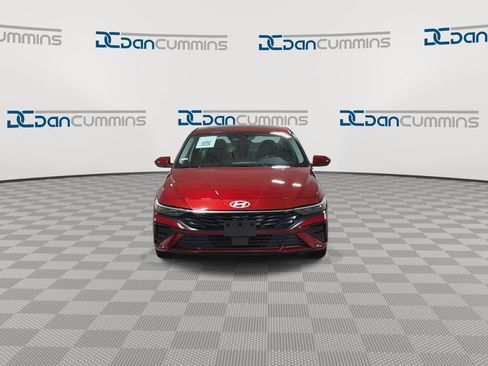 Used 2025 Hyundai Elantra SEL FWD image 3