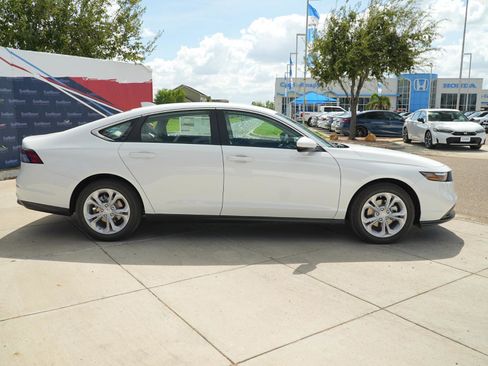 New 2025 Honda Accord LX image 4