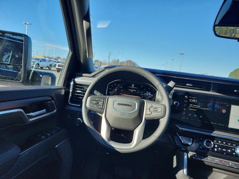 New 2026 GMC Sierra 2500 Denali w/ Denali Reserve Package image 12