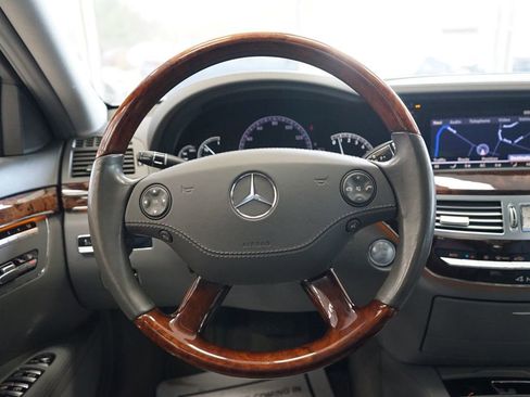 Used 2008 Mercedes-Benz S 550 4MATIC w/ AMG Sport Pkg image 29