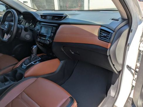 Used 2019 Nissan Rogue SL w/ Premium Package AWD/4WD image 26